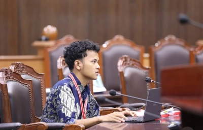 Cabut Gugatan Uji Formil UU TNI: Gen Z Karawang Sesalkan Mahalnya Biaya Peradilan Konstitusional