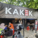 Kakek Cafe: Tempat Nongkrong Legendaris di Karawang, Ramah di Kantong Pelajar!