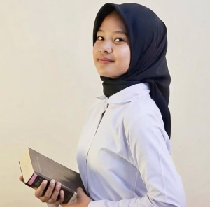 Gerbang Cahaya Literasi: Perjalanan Siti Padilah Duta Baca Karawang 2025