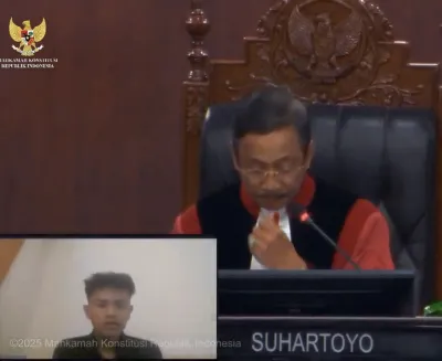 Kendala Dana dan Status Kemahasiswaan: Gen Z Karawang Cabut Gugatan di MK, Sidang UU TNI Akhirnya Tidak Berlanjut