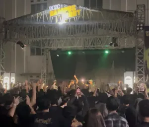 The Jeblogs Sukses Bikin Penonton INSYFEST Berkeringat