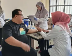 Sambut Hari Santri 2025: Kemenag Karawang Gelar Donor Darah, Tebar Semangat Kemanusiaan