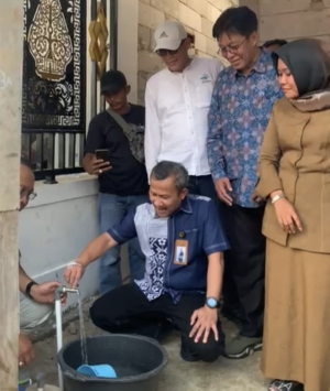 20 Tahun Hidup Susah Air Bersih, Warga Kiarajaya Karawang Akhirnya Lega Berkat Perumdam
