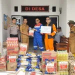 PHE ONWJ Salurkan Bantuan Sembako untuk Korban Banjir di Sedari Karawang