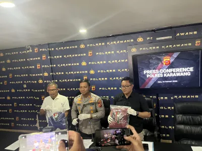 Truk Kontainer Timpa Sedan di Karawang, 3 Orang Tewas dan Sopir Jadi Tersangka