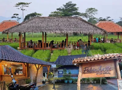 Warung Kopi Pabinihan Tetap Eksis Sejak 2020, Suguhkan Sensasi Wisata Kuliner di Tengah Sawah